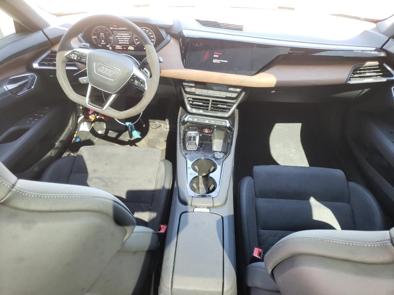 2022 AUDI E-TRON GT PREMIUM PLUS VIN:WAUFJBFW8N7010379