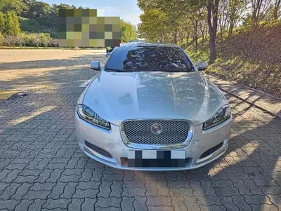 2015 Jaguar XF VIN: