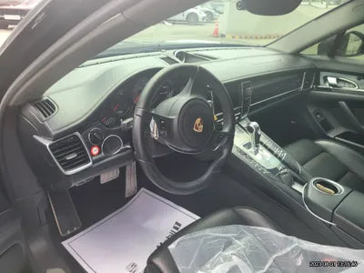 2014 Porsche Panamera VIN: