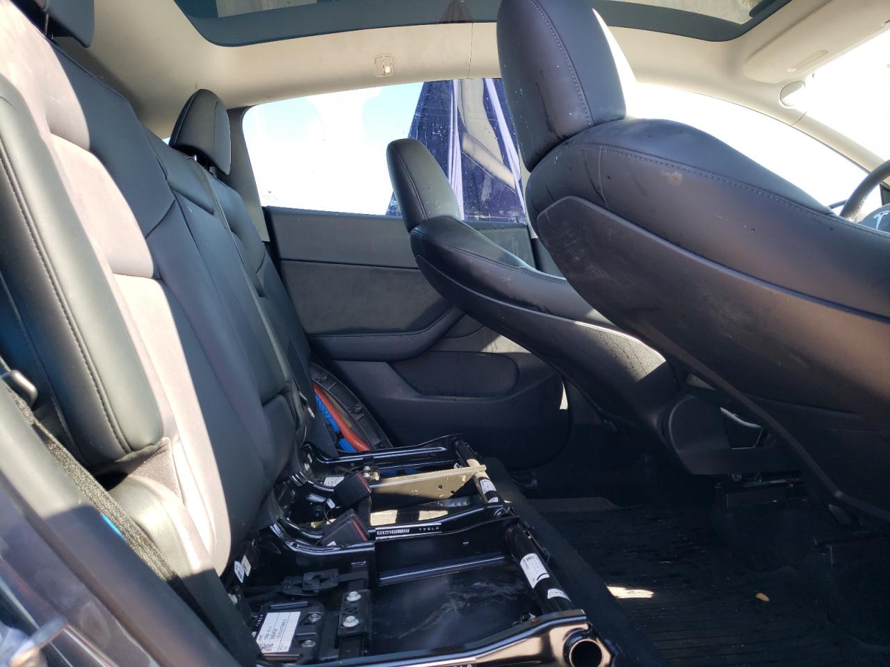 2022 TESLA MODEL Y  VIN:7SAYGDEE3NA002229