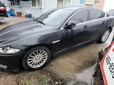 2015 Jaguar XF VIN: