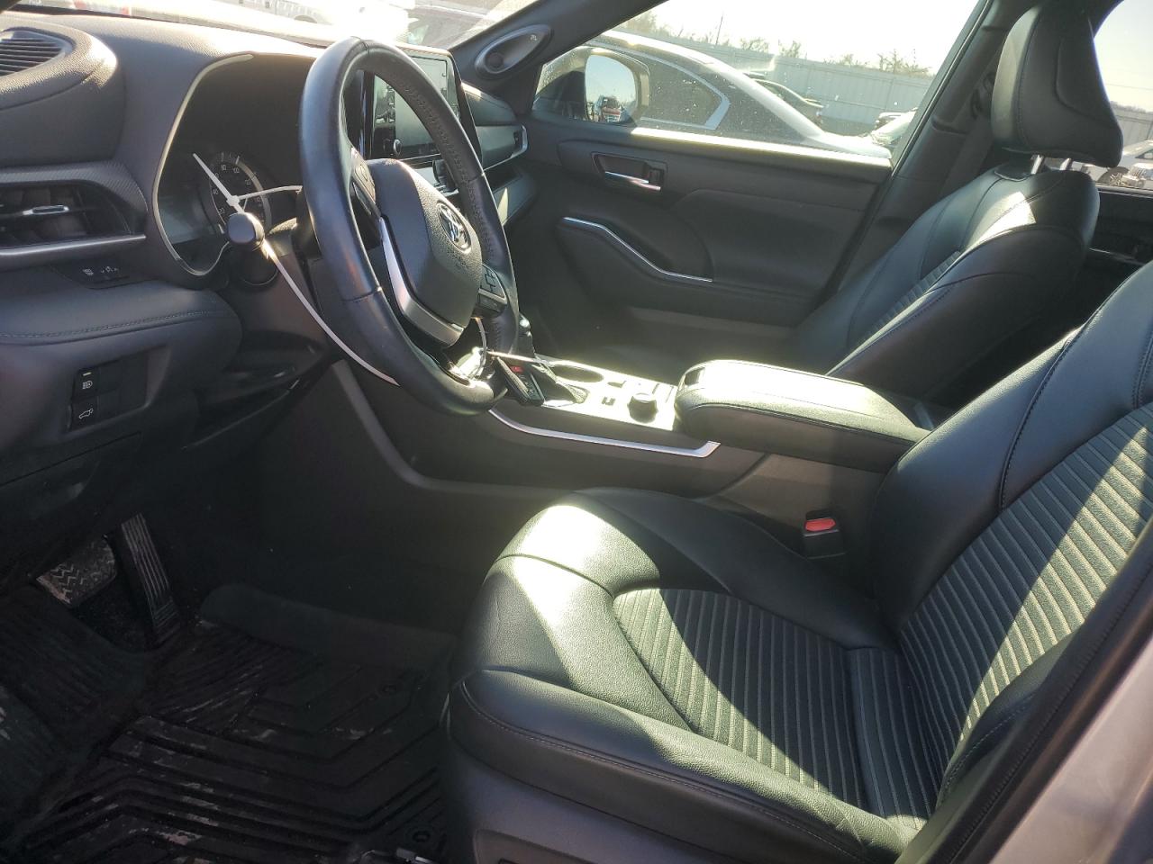 2022 TOYOTA HIGHLANDER XSE VIN:5TDJZRBH3NS188843