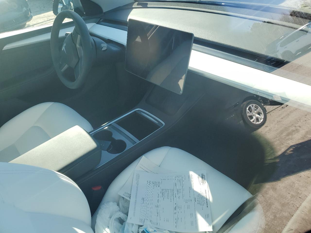 2024 TESLA MODEL Y  VIN:7SAYGDEF2RA329252