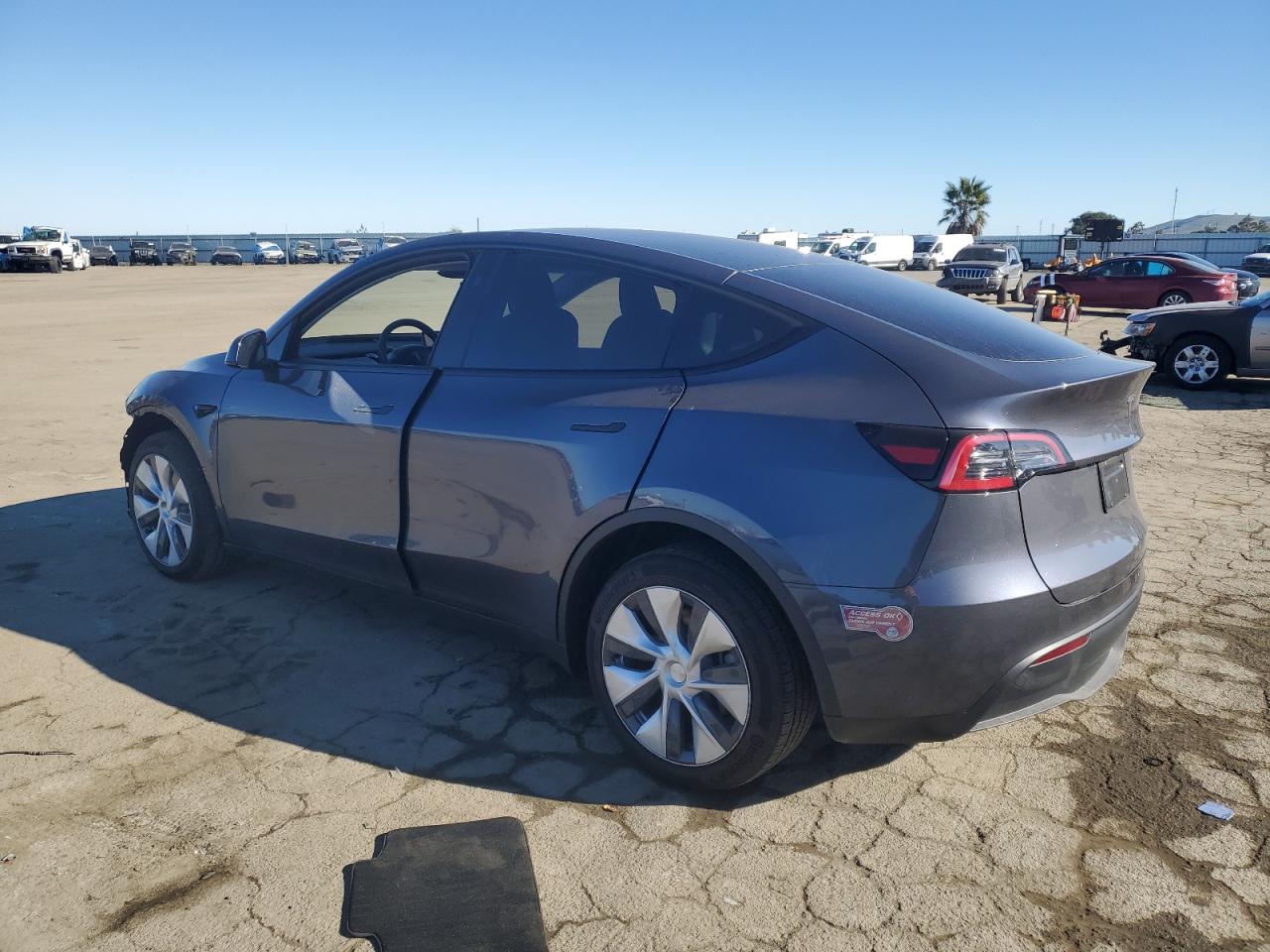 2023 TESLA MODEL Y  VIN:7SAYGDED6PF979667
