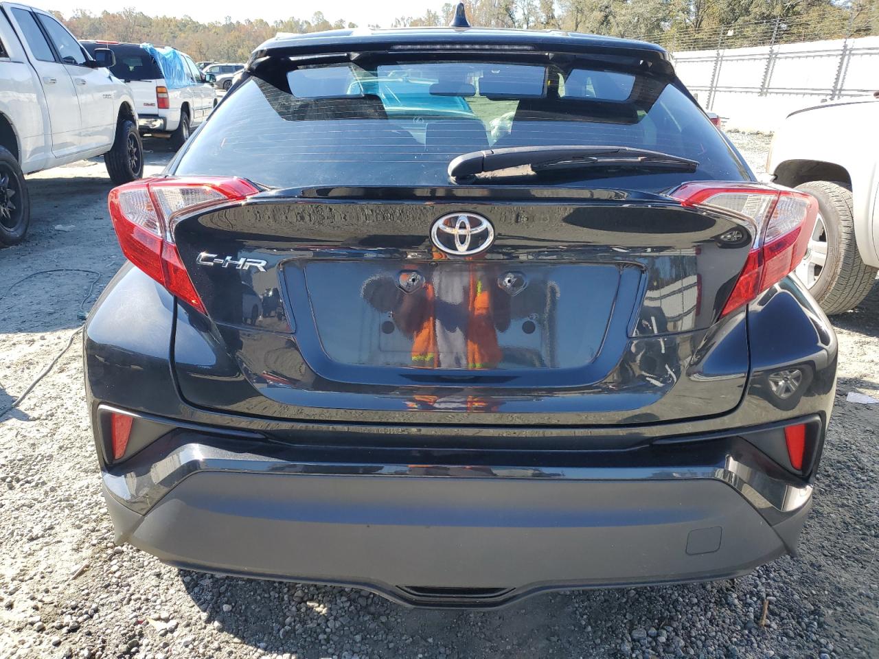 2022 TOYOTA C-HR XLE VIN:NMTKHMBX6NR142102