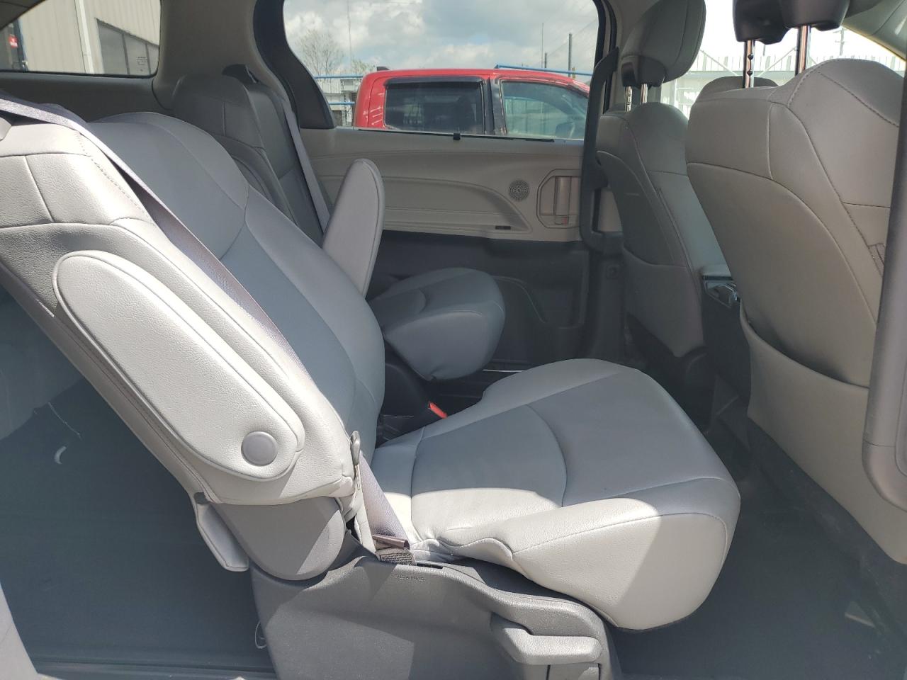 2023 TOYOTA SIENNA XLE VIN:5TDYSKFC9PS075829