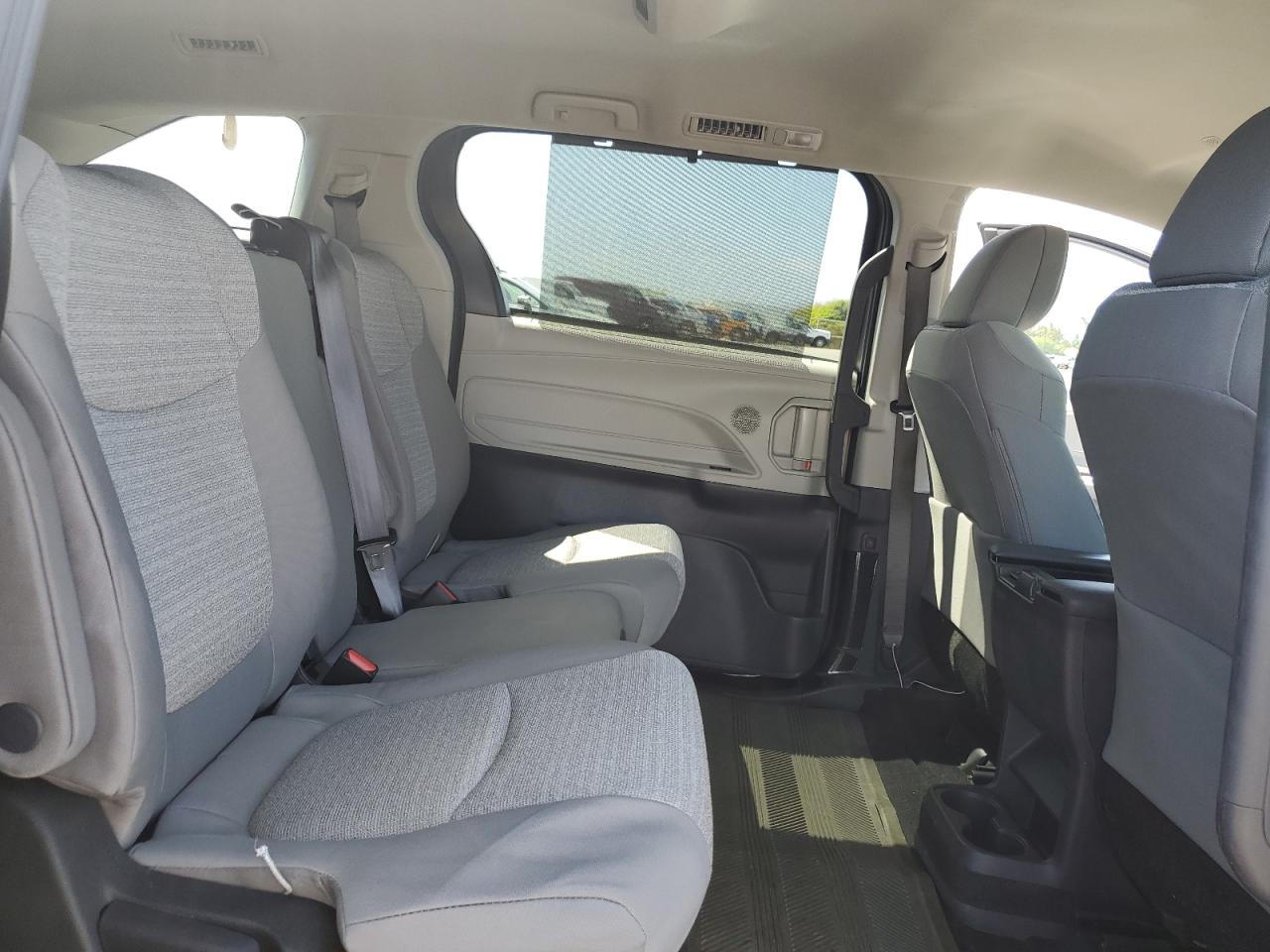 2022 TOYOTA SIENNA LE VIN:5TDKRKEC4NS101964