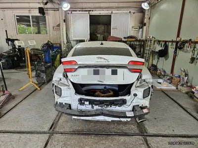 2015 Jaguar XF VIN: