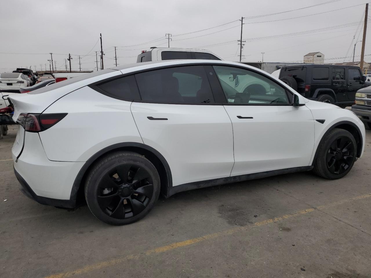 2022 TESLA MODEL Y  VIN:7SAYGAEE8NF559588