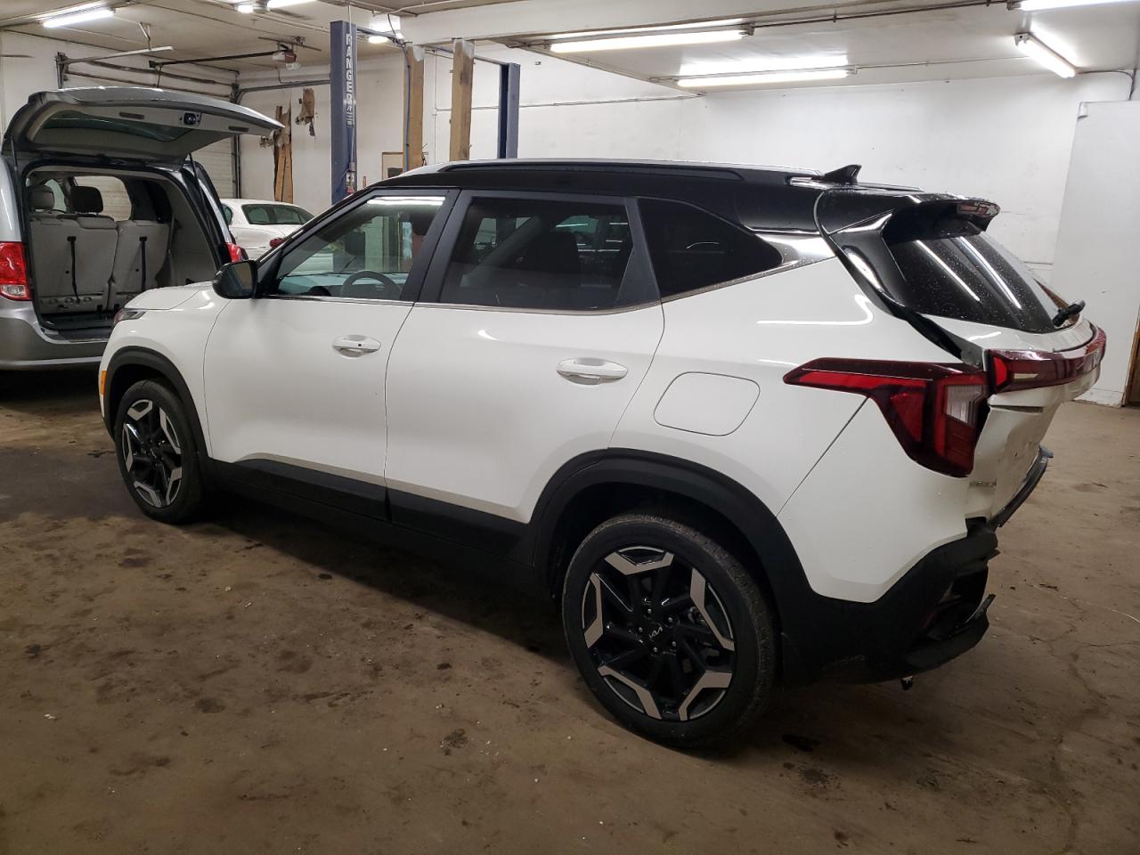 2024 KIA SELTOS SX VIN:KNDETCA70R7591607