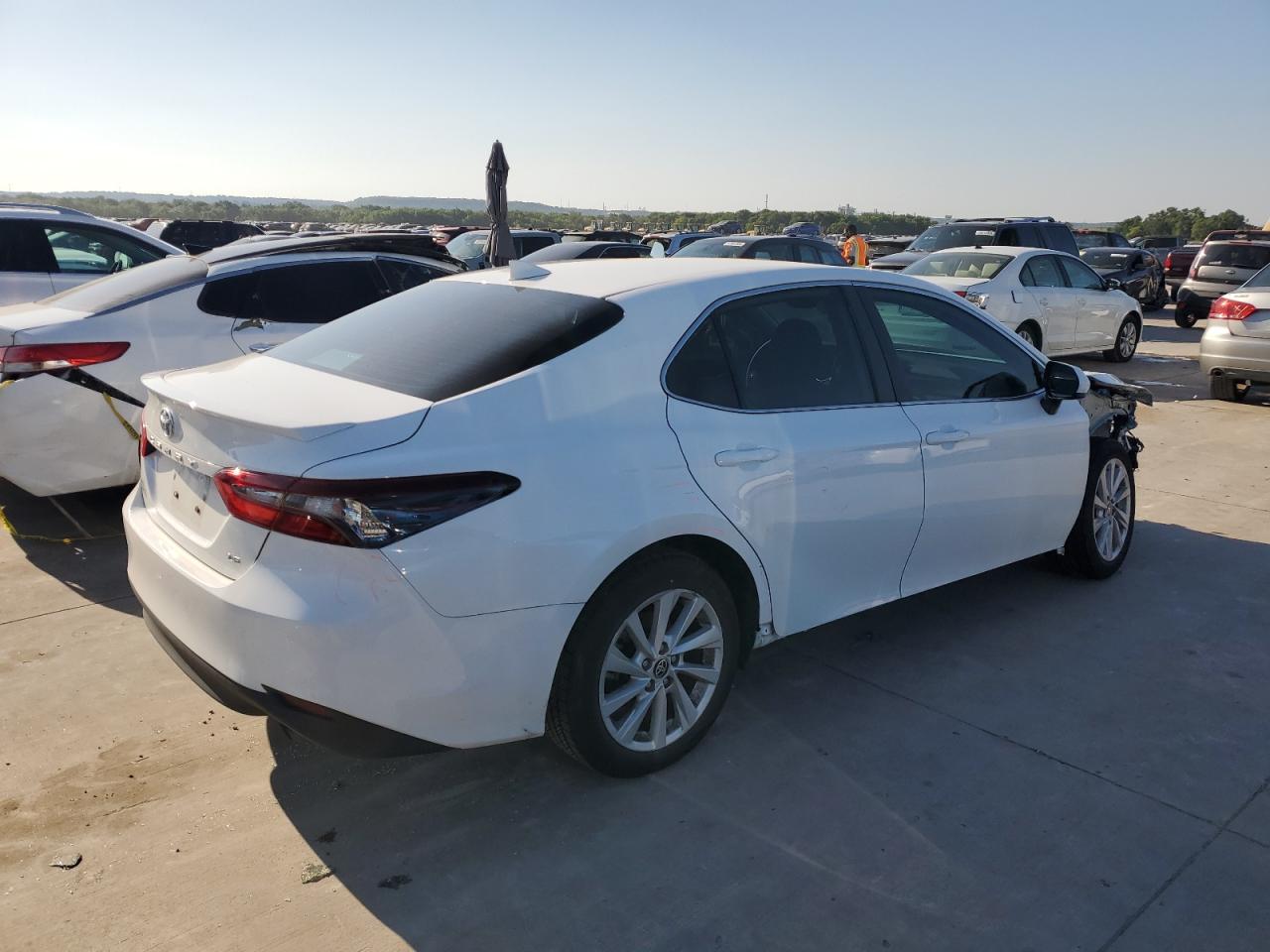 2022 TOYOTA CAMRY LE VIN:4T1C11AK9NU053551