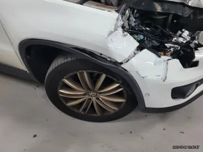 2016 Volkswagen Tiguan VIN: