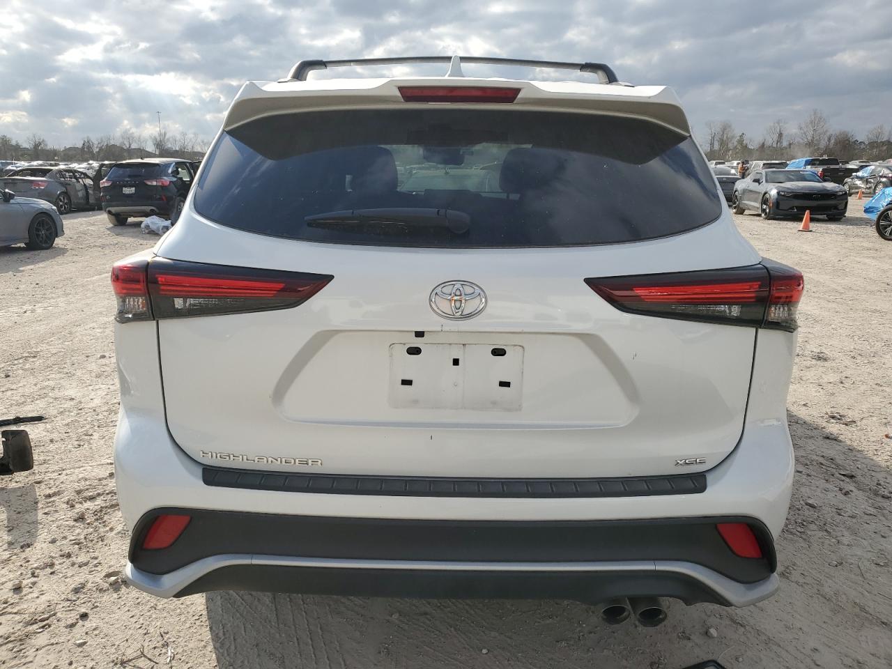 2024 TOYOTA HIGHLANDER LE VIN:5TDKDRAHXRS531559