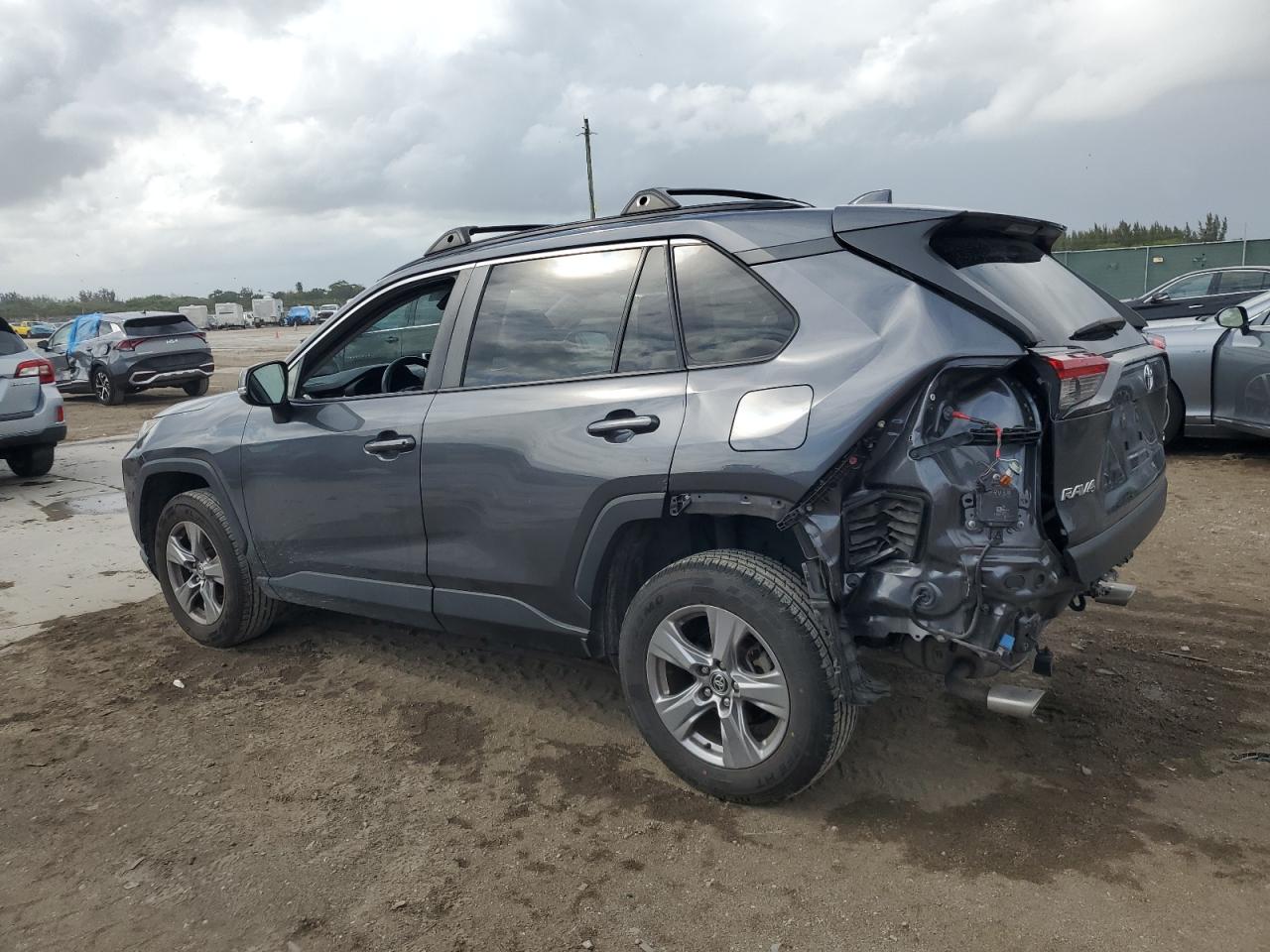 2022 TOYOTA RAV4 XLE VIN:JTMW1RFV6ND089457
