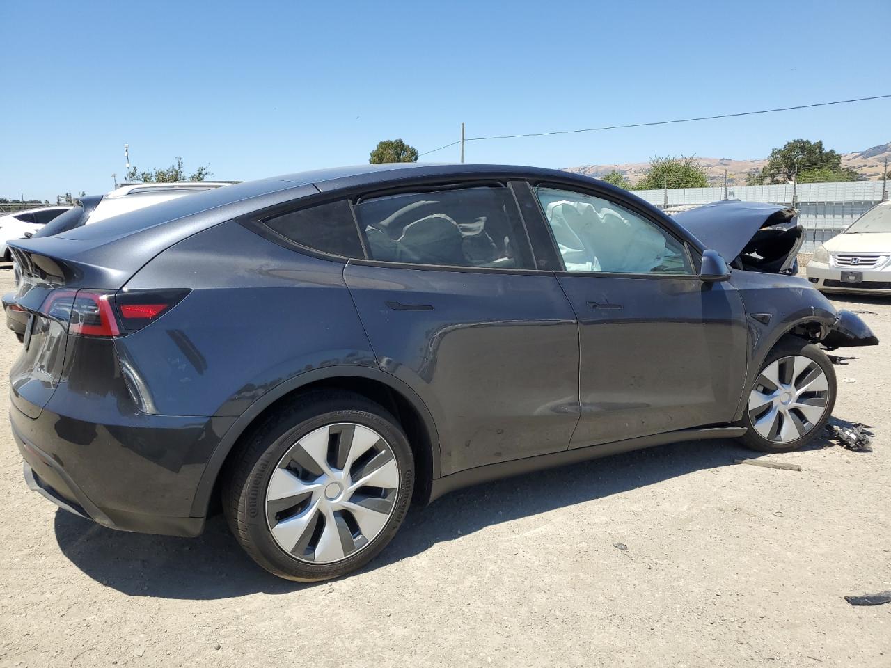 2024 TESLA MODEL Y  VIN:7SAYGDEE7RF069926