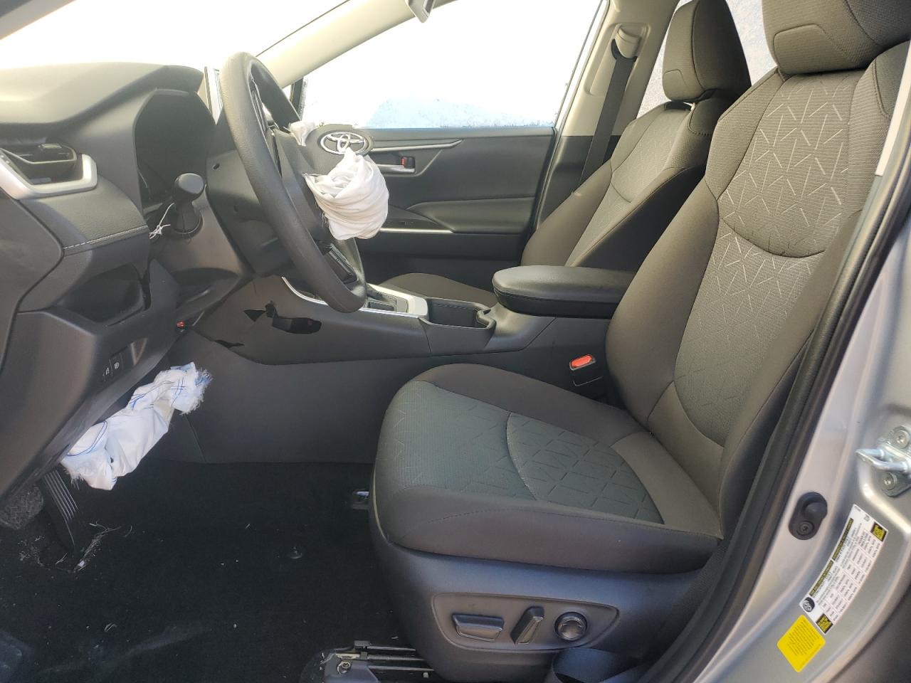2024 TOYOTA RAV4 XLE VIN:2T3P1RFV1RW463678