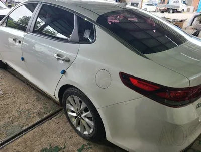 2016 Kia K5 KNAGU416BGA021424 VIN:KNAGU416BGA021424