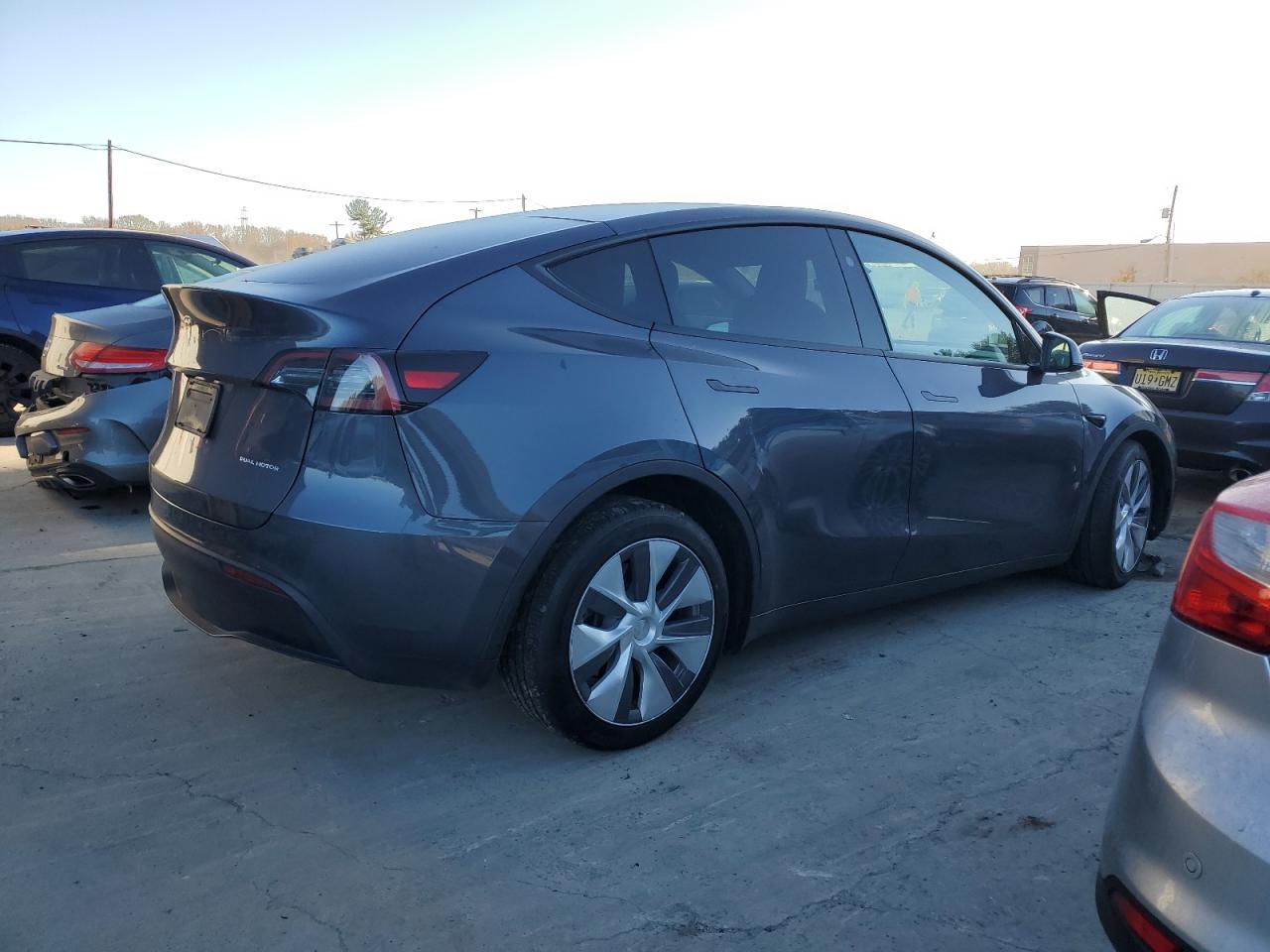 2023 TESLA MODEL Y  VIN:7SAYGAEE7PF950170