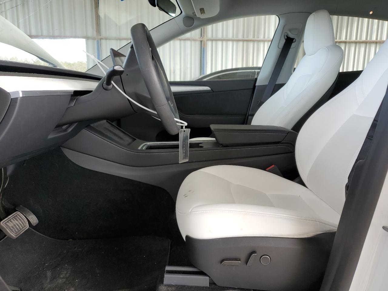 2024 TESLA MODEL Y  VIN:7SAYGDEE9RA225736