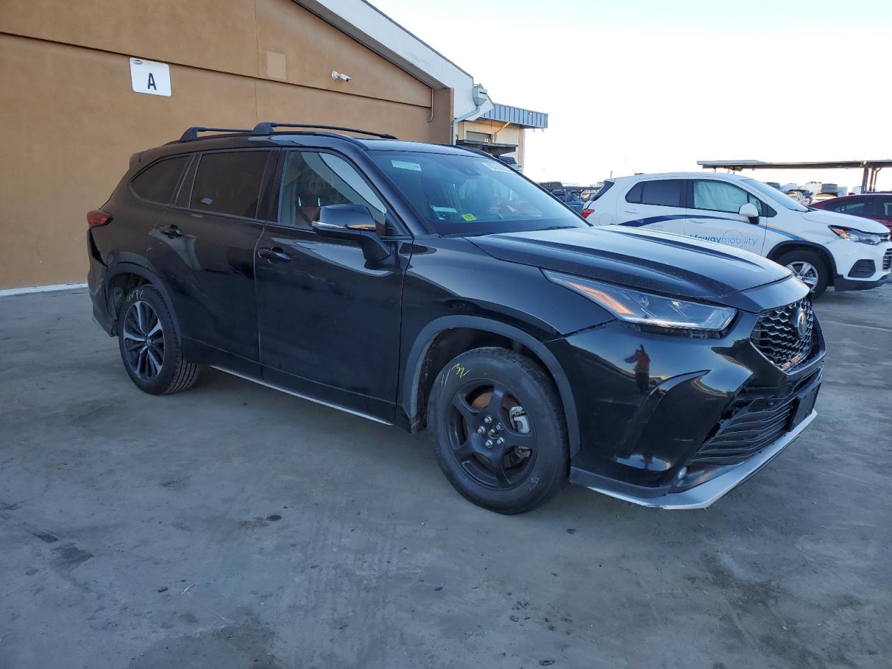 2022 TOYOTA HIGHLANDER XSE VIN:5TDJZRBH2NS166414