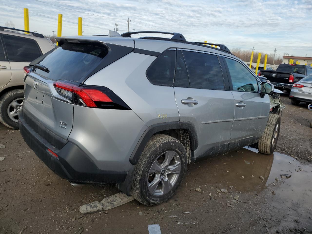 2024 TOYOTA RAV4 XLE VIN:2T3P1RFV3RW479994
