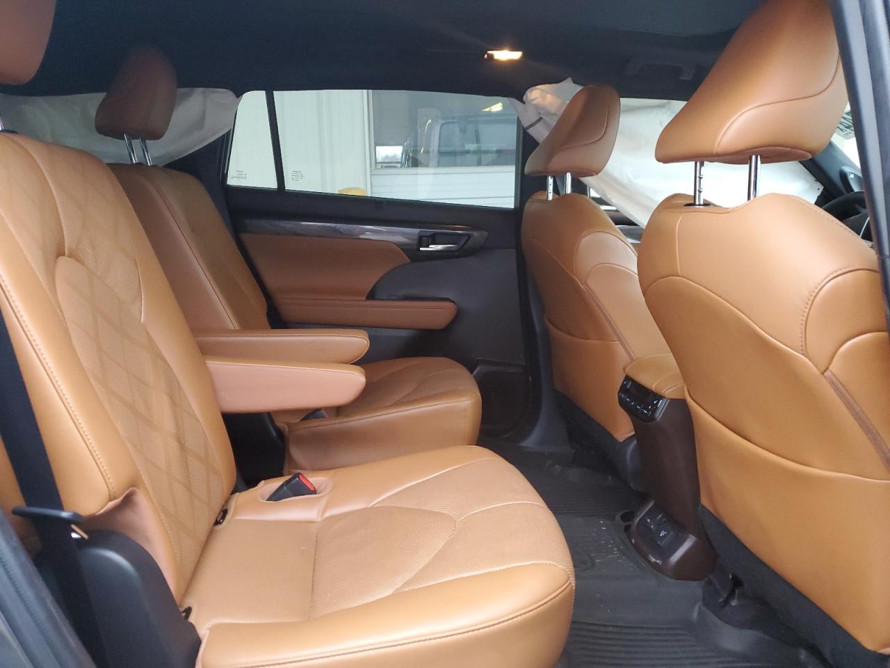 2022 TOYOTA HIGHLANDER PLATINUM VIN:5TDFZRBHXNS234447