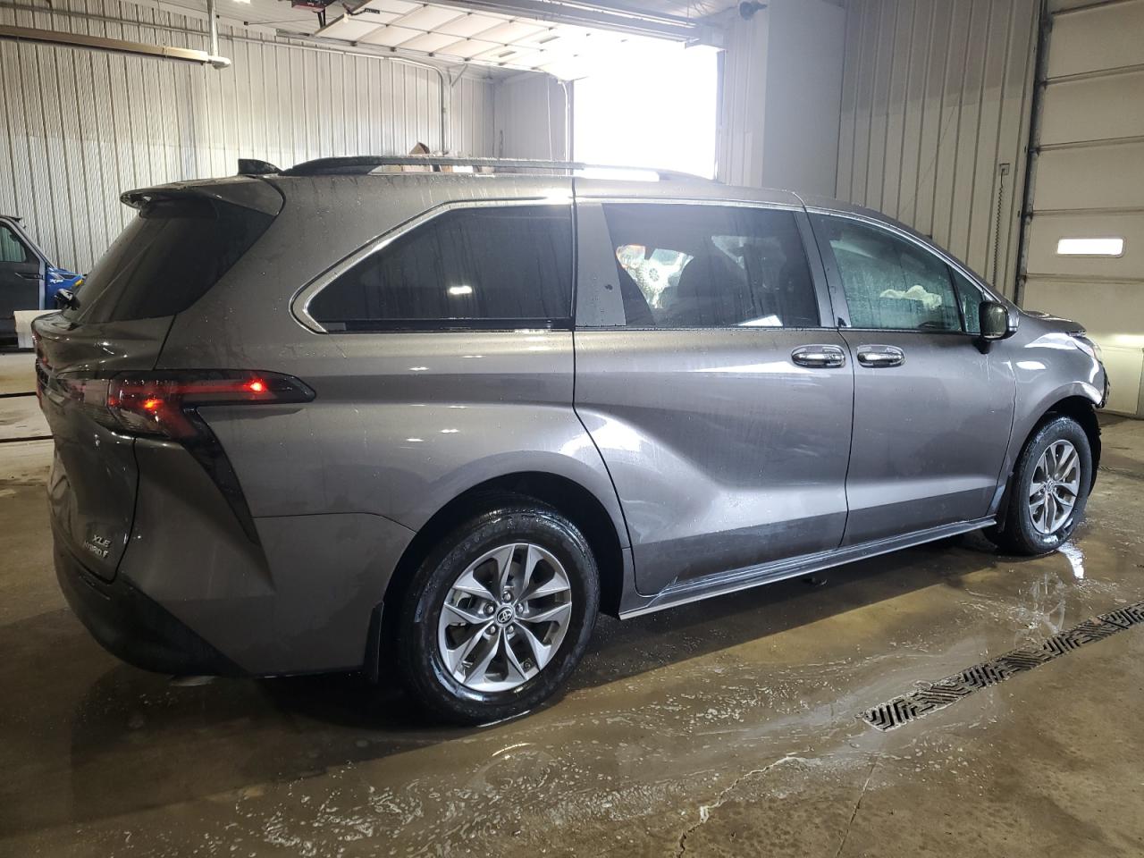 2024 TOYOTA SIENNA XLE VIN:5TDYSKFC5RS142123