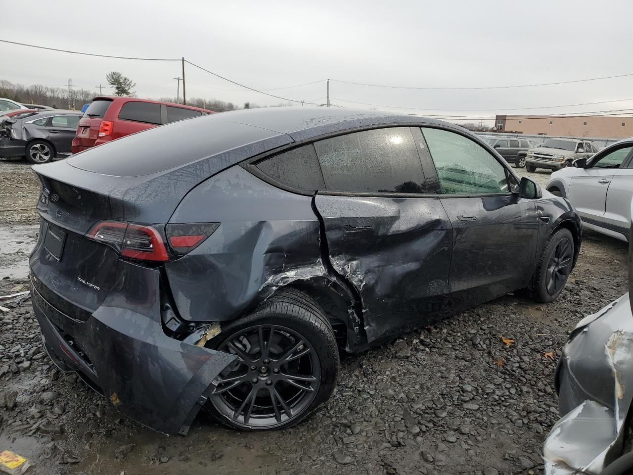 2024 TESLA MODEL Y  VIN:7SAYGDEEXRA295679