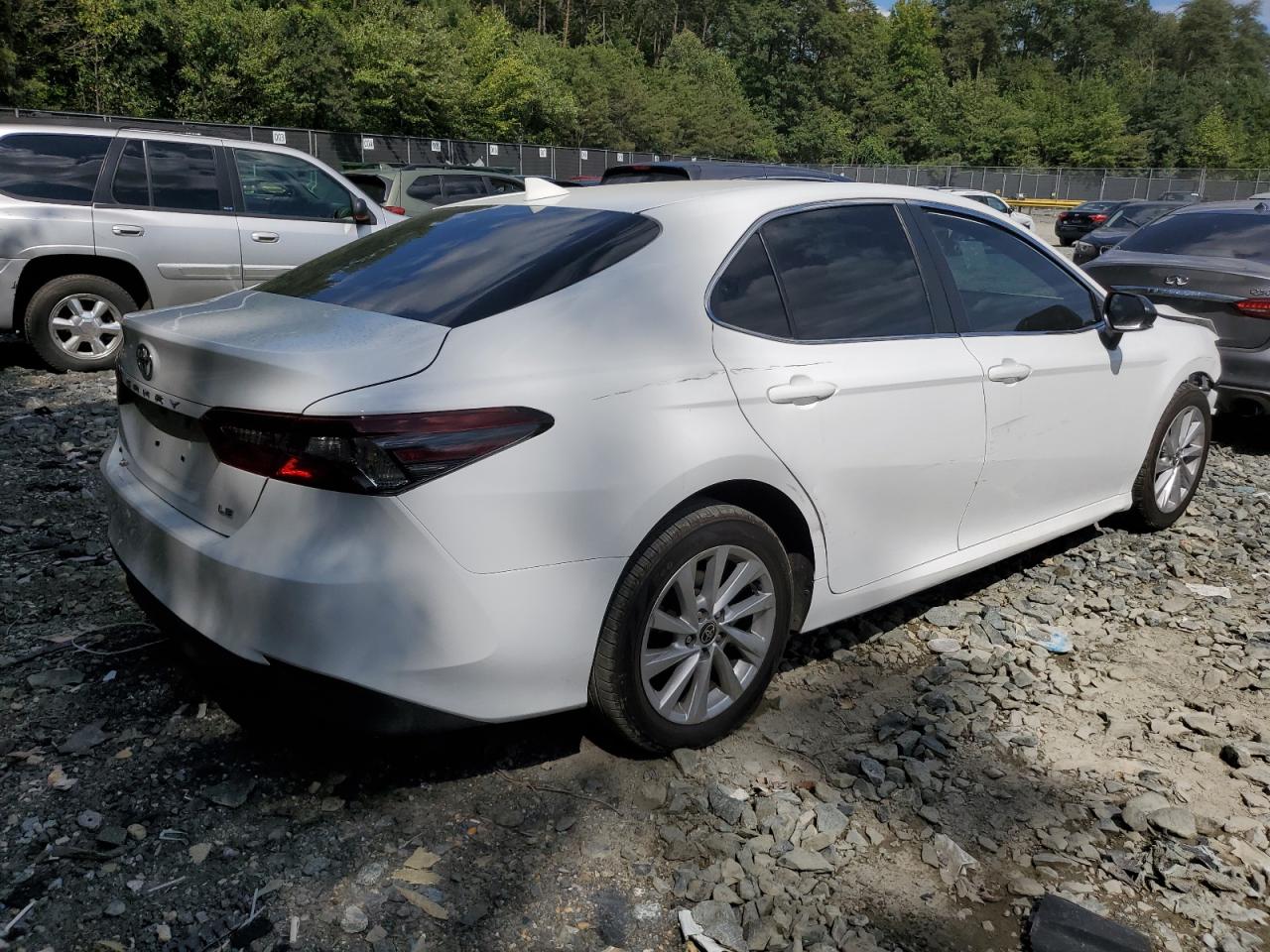 2022 TOYOTA CAMRY LE VIN:4T1C11AK4NU640384