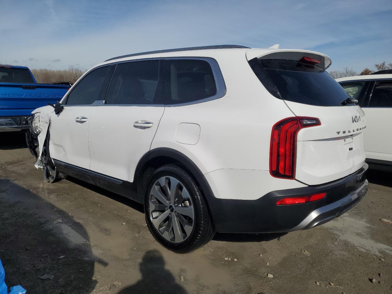 2022 KIA TELLURIDE S VIN:5XYP64HC2NG261277