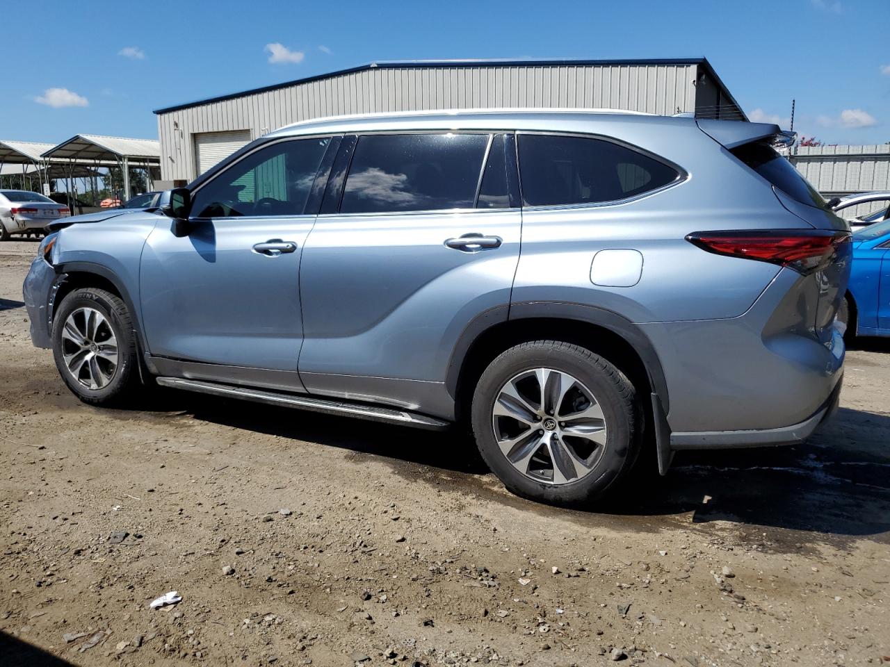 2022 TOYOTA HIGHLANDER XLE VIN:5TDGZRAH8NS119920