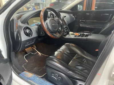 2015 Jaguar XJ VIN: