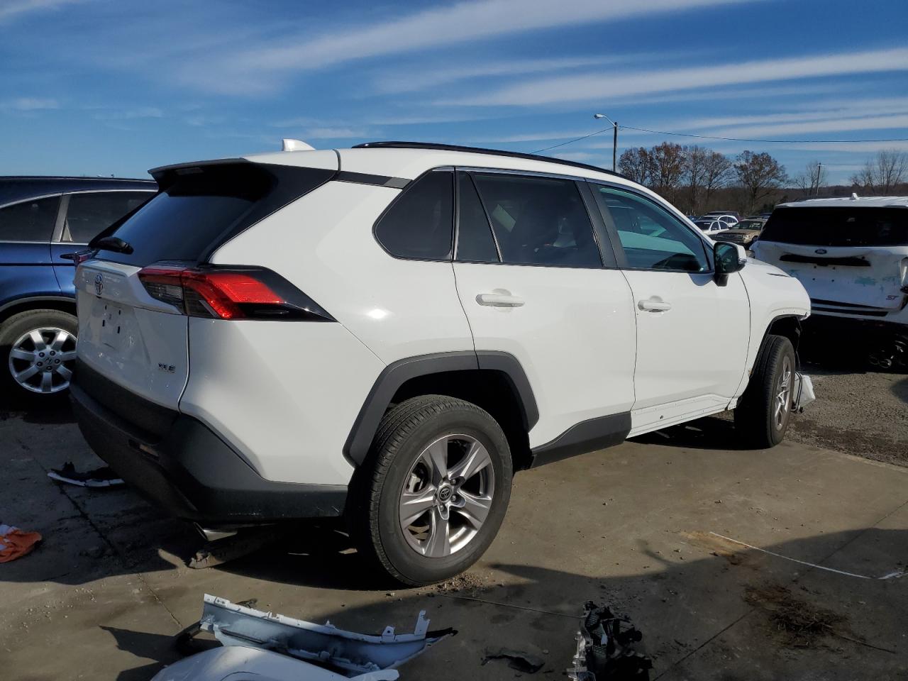 2022 TOYOTA RAV4 XLE VIN:2T3W1RFV6NC203820