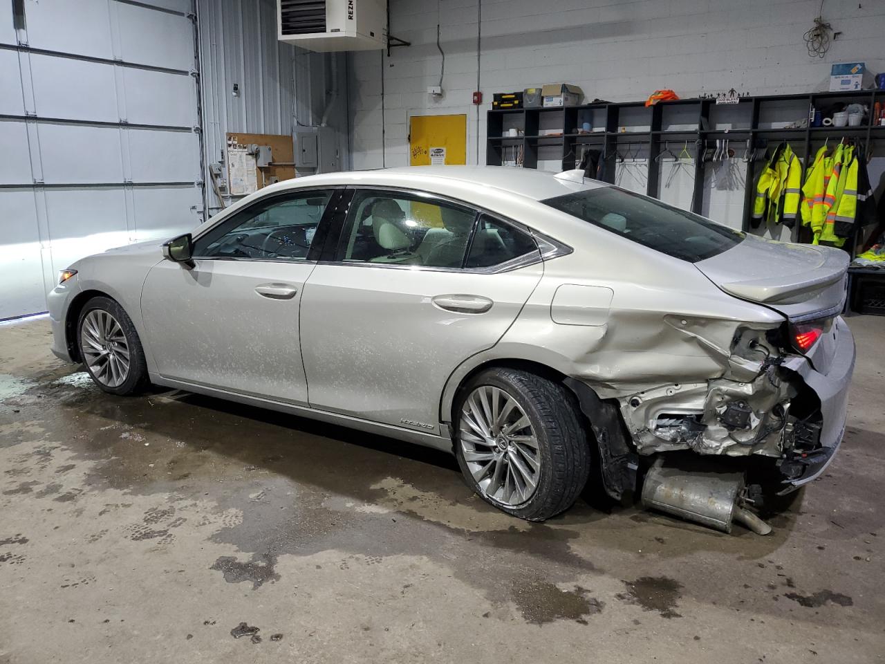 2022 LEXUS ES 300H BASE VIN:58AEA1C17NU018349