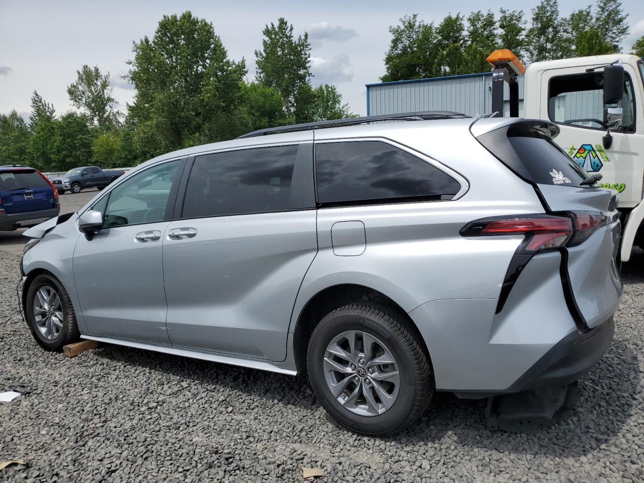 2022 TOYOTA SIENNA XLE VIN:5TDYRKEC7NS087505