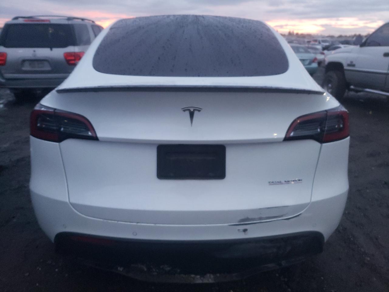 2022 TESLA MODEL Y  VIN:7SAYGDEF2NF406490