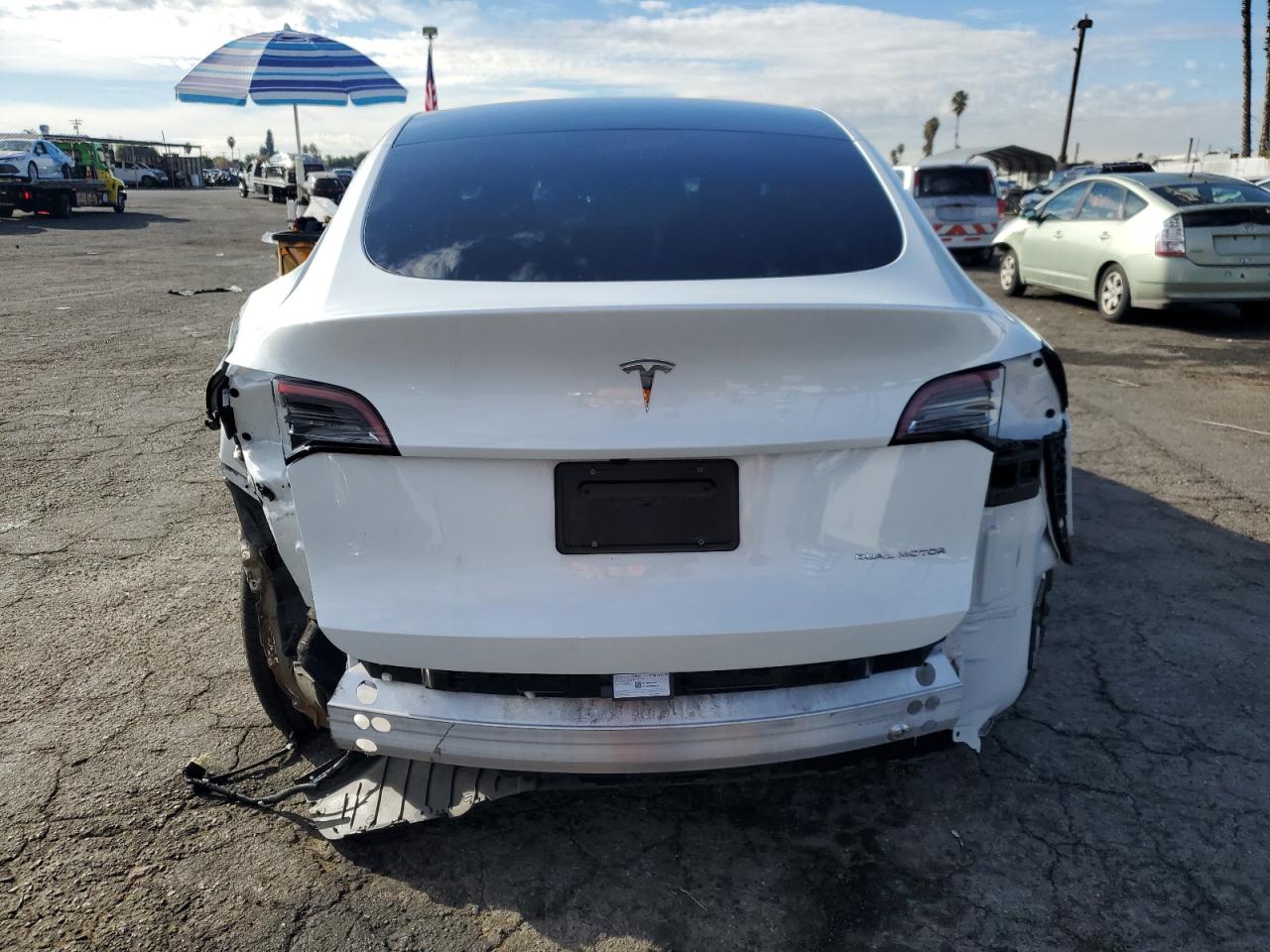 2023 TESLA MODEL Y  VIN:7SAYGDEE2PF834070