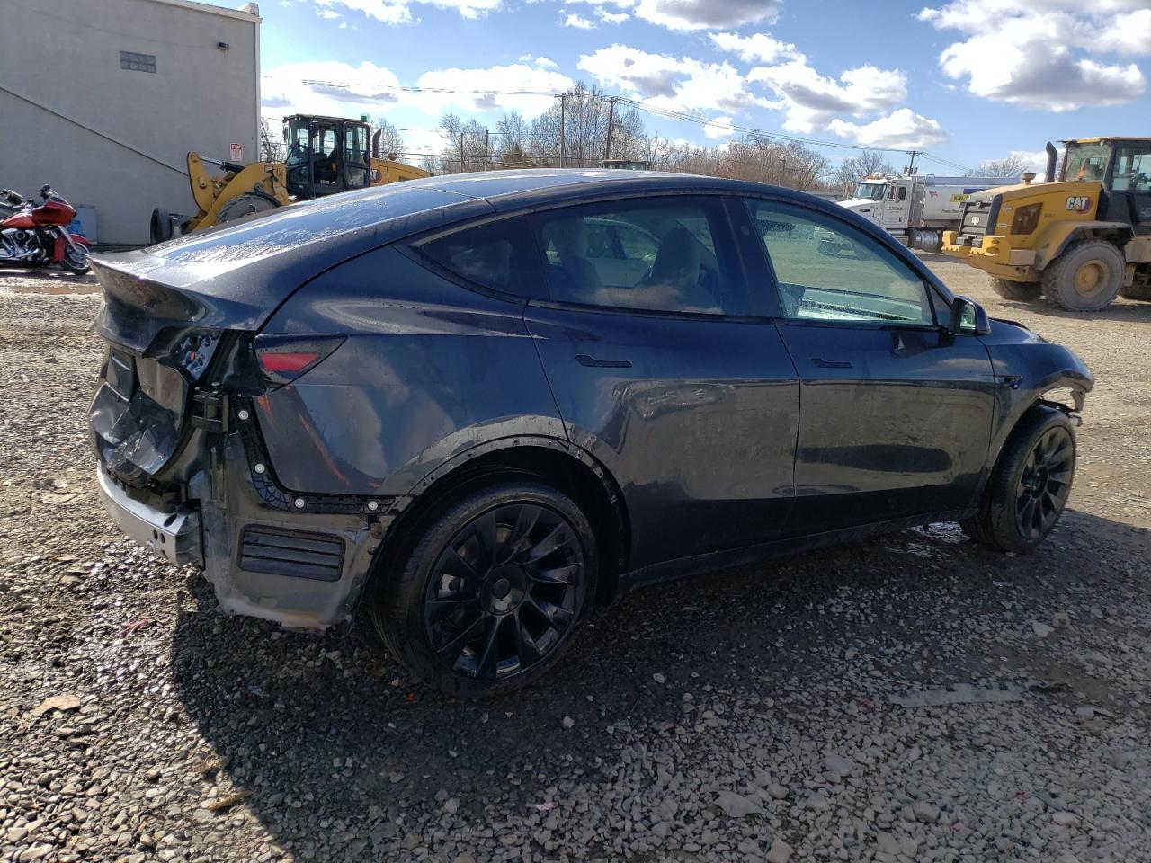 2024 TESLA MODEL Y  VIN:7SAYGDEDXRF042808