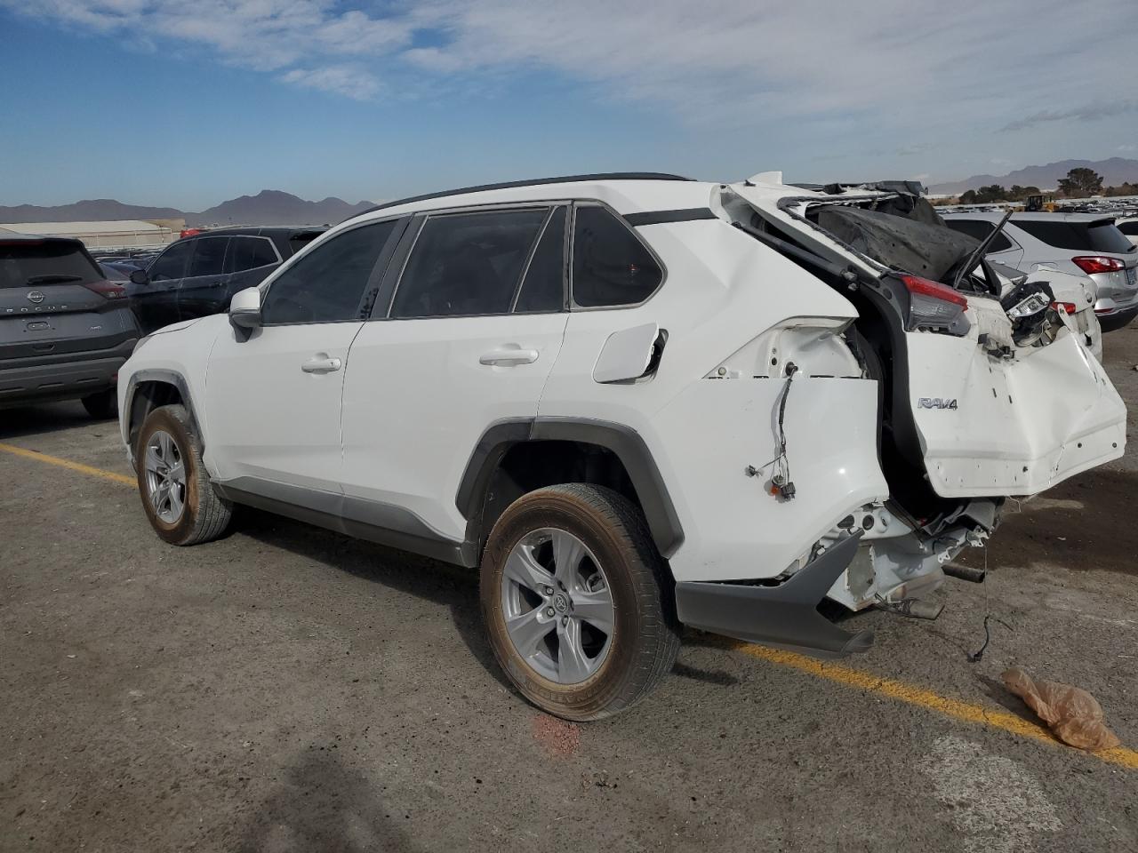 2023 TOYOTA RAV4 XLE VIN:2T3W1RFV8PW272400