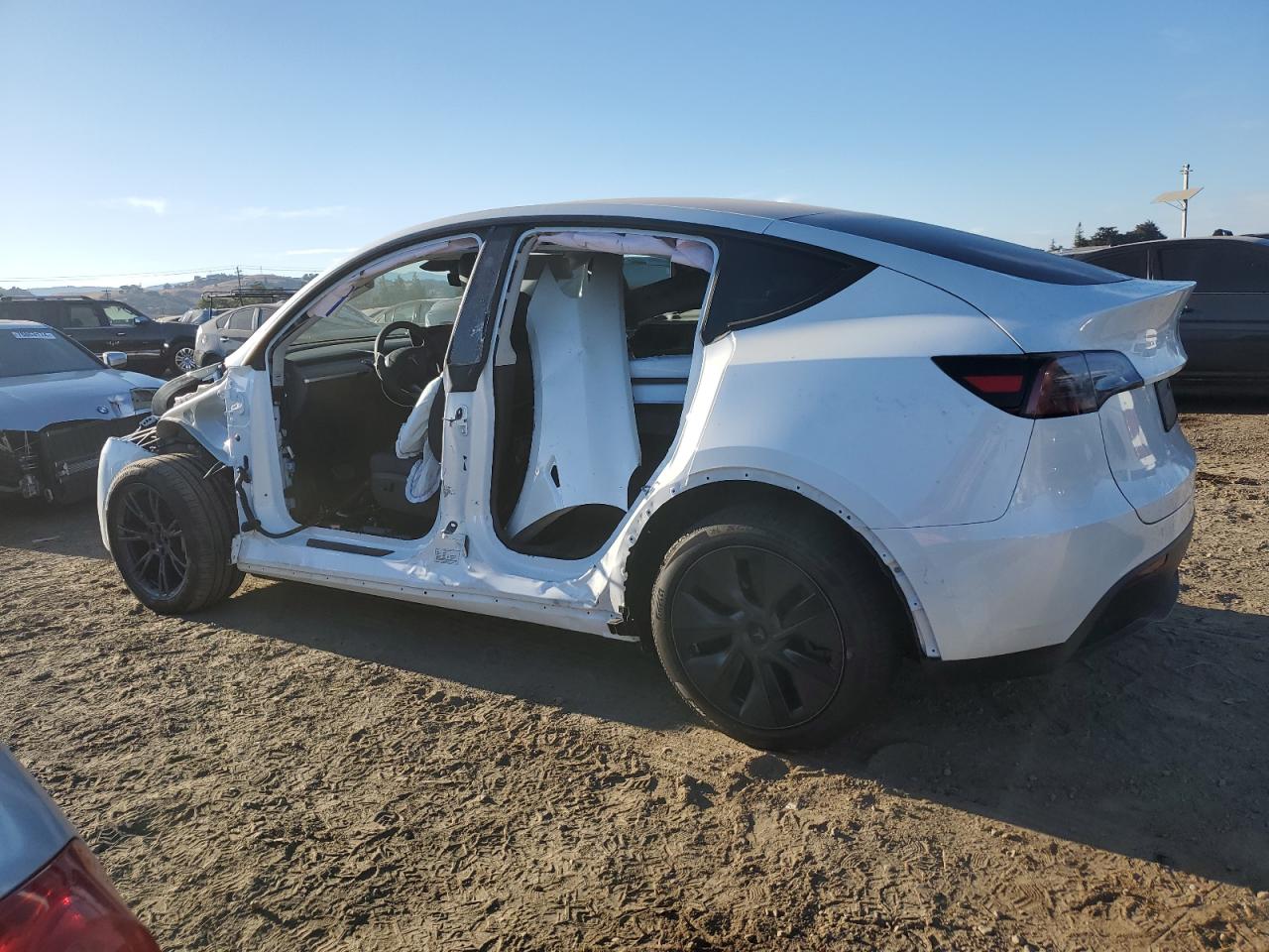 2024 TESLA MODEL Y  VIN:7SAYGDED8RF156144