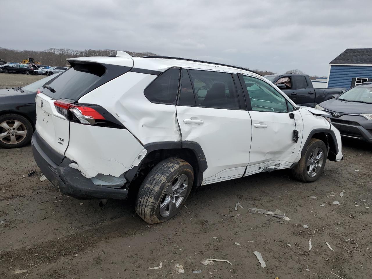 2022 TOYOTA RAV4 XLE VIN:2T3P1RFV2NC317656
