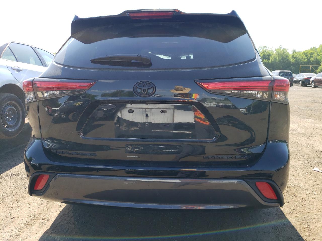 2022 TOYOTA HIGHLANDER LIMITED VIN:5TDDZRBH7NS226975