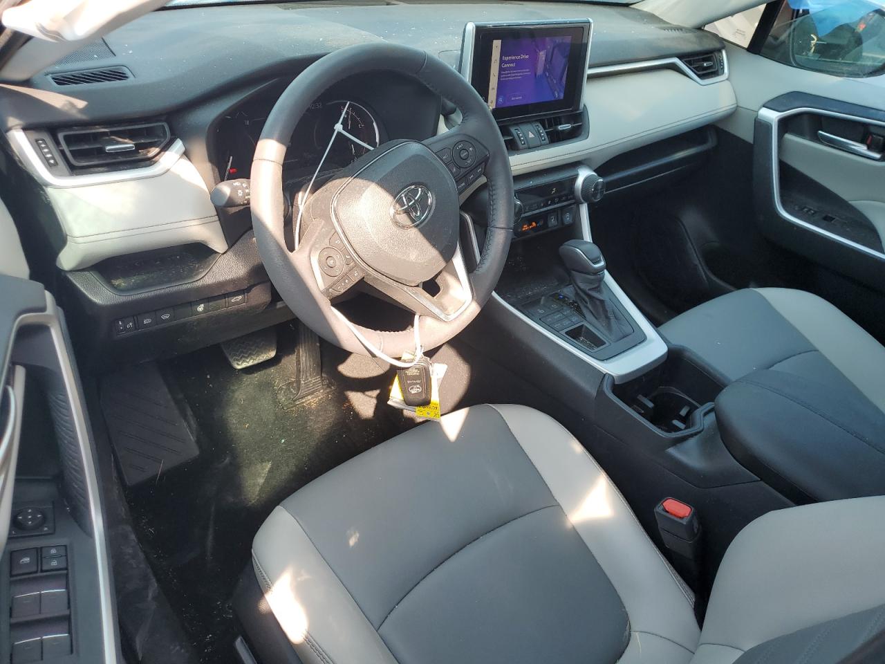 2024 TOYOTA RAV4 XLE PREMIUM VIN:2T3A1RFV9RC400917