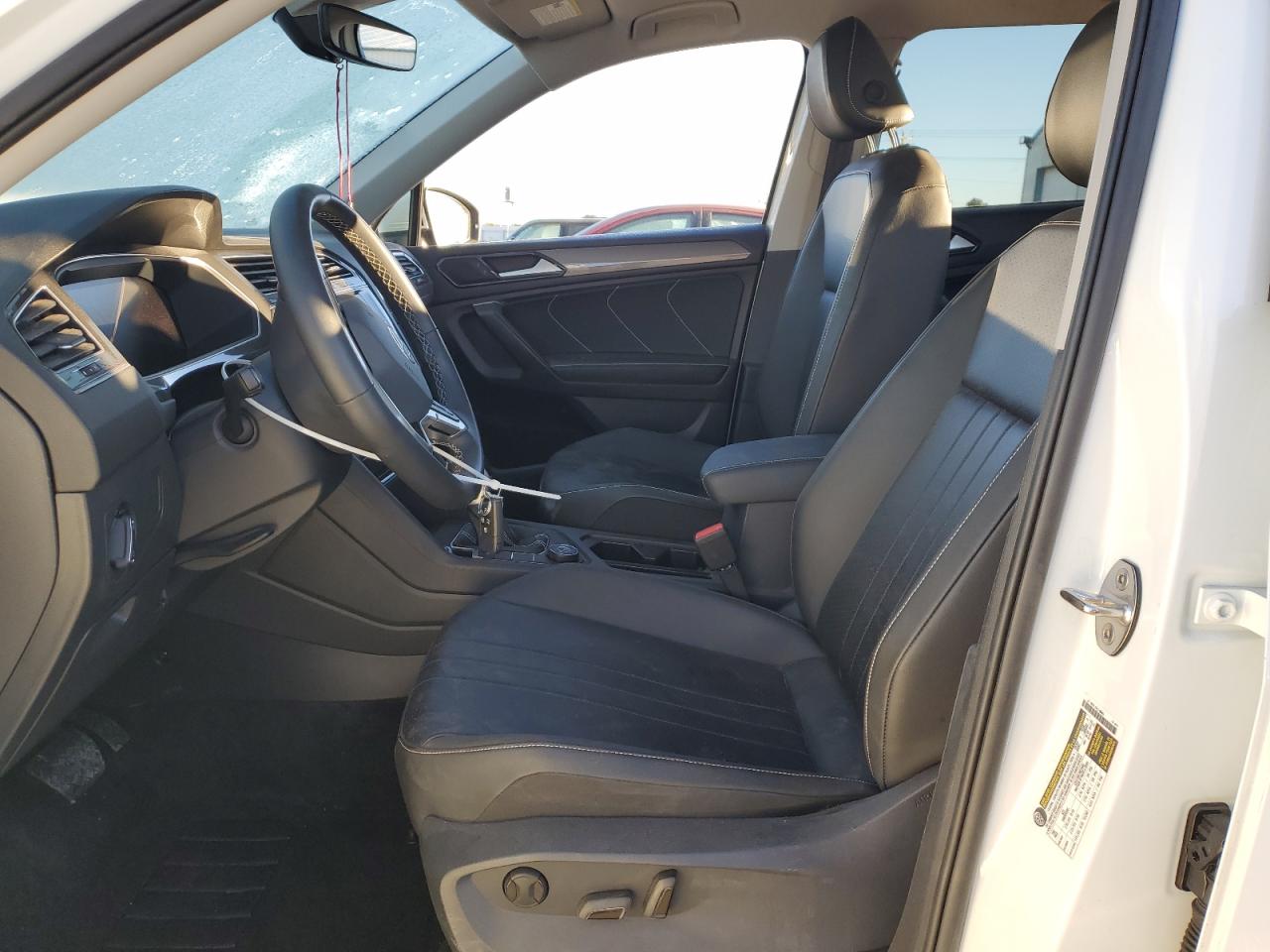 2024 VOLKSWAGEN TIGUAN SE VIN:3VV2B7AX8RM032116