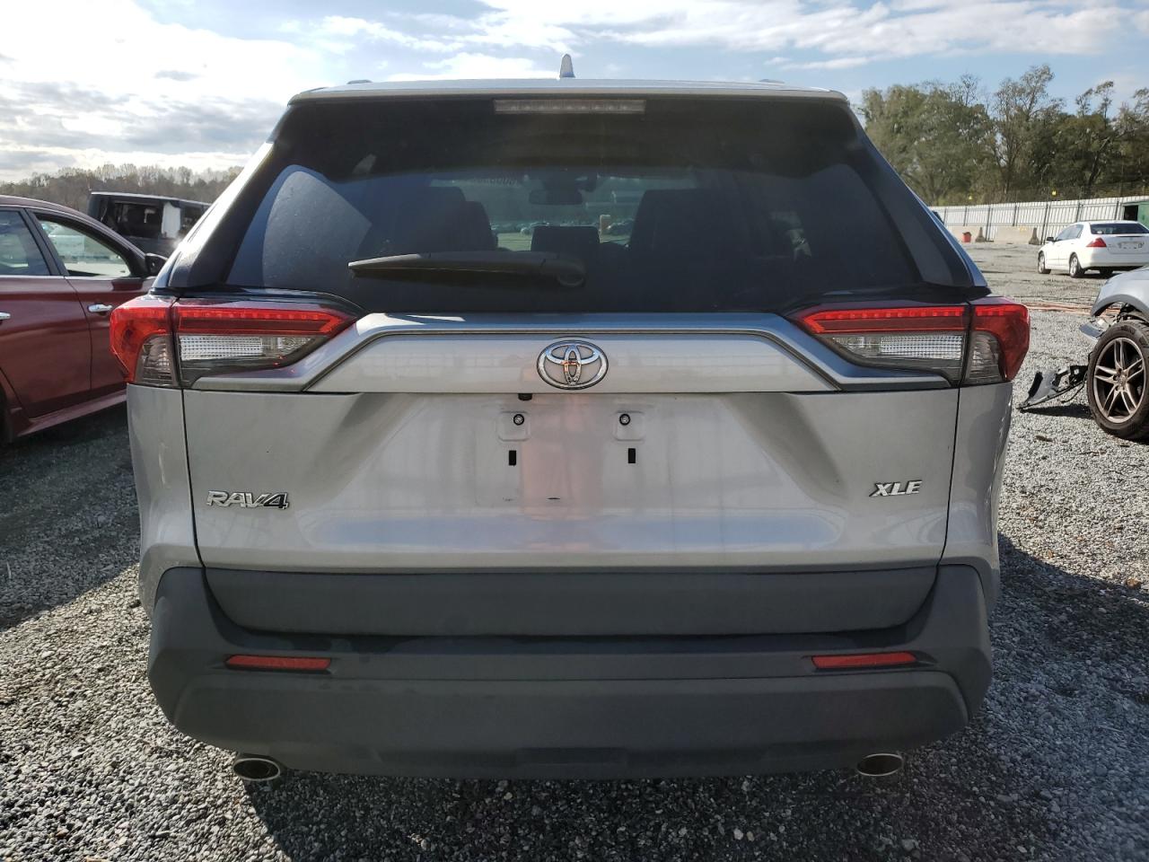 2022 TOYOTA RAV4 XLE PREMIUM VIN:2T3C1RFVXNC182330