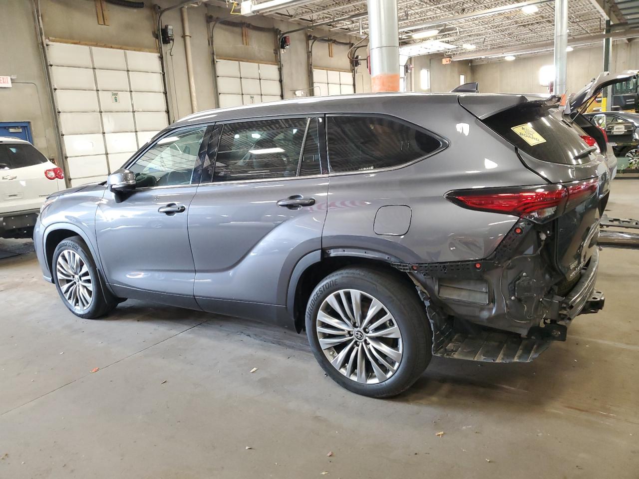 2022 TOYOTA HIGHLANDER PLATINUM VIN:5TDFZRBHXNS180910