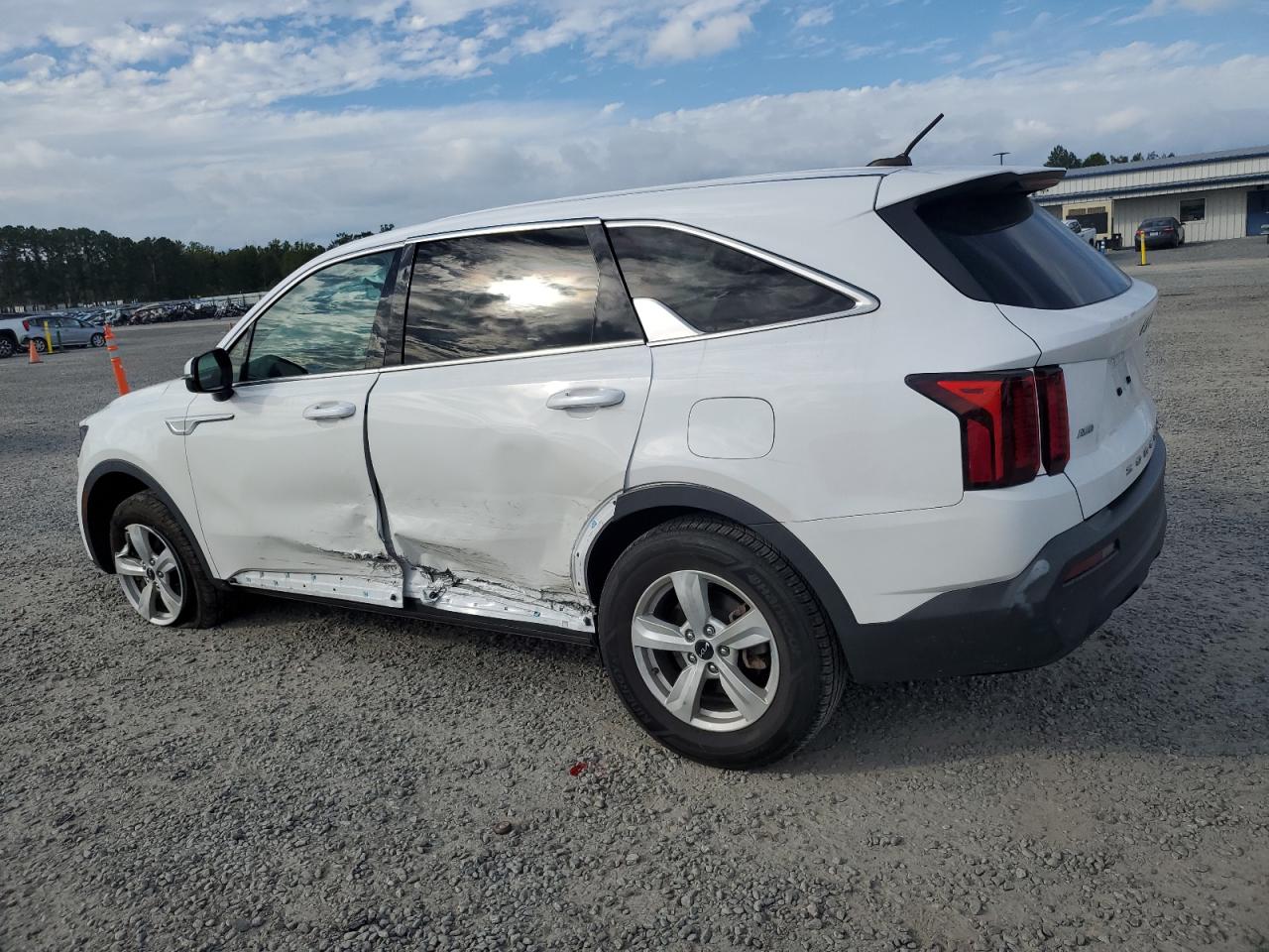 2022 KIA SORENTO LX VIN:5XYRGDLC7NG085601