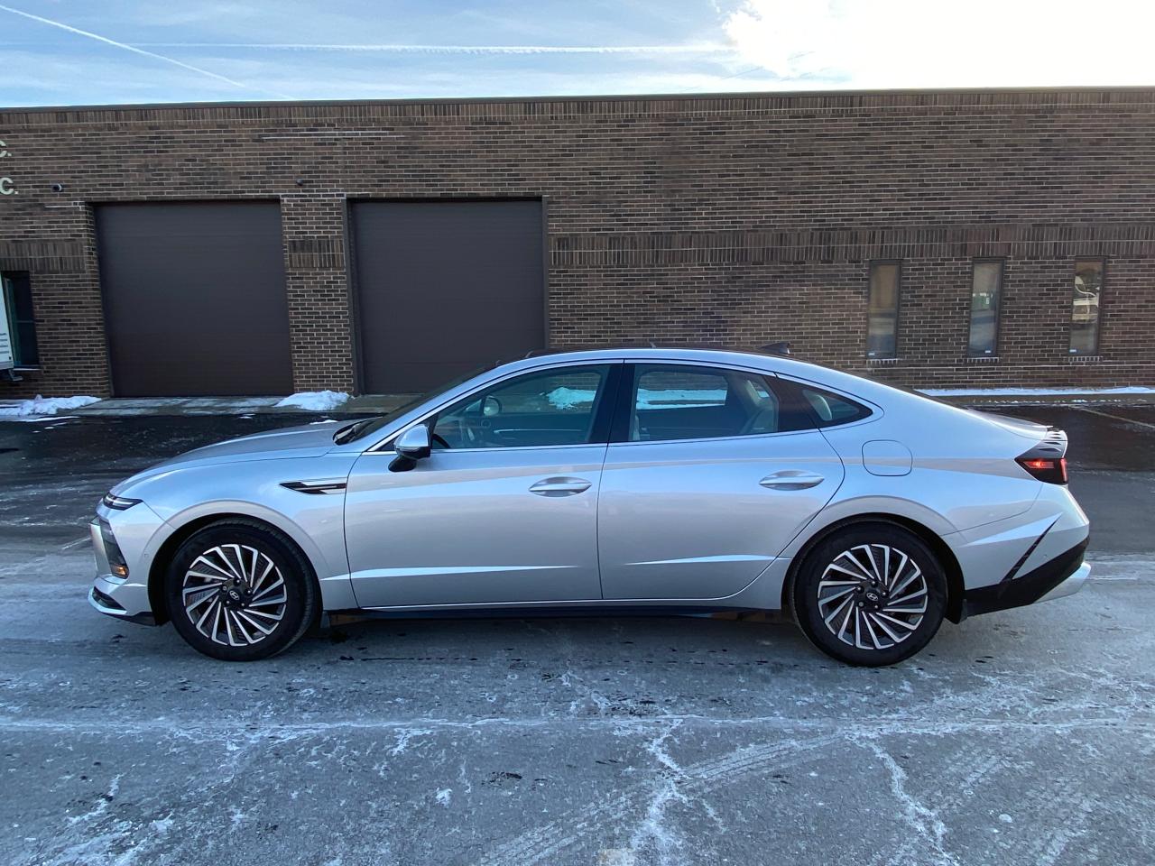 2024 HYUNDAI SONATA HYBRID VIN:KMHL54JJ9RA093228