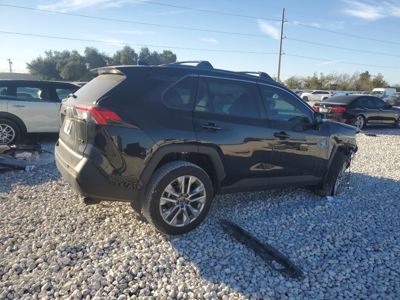 2024 TOYOTA RAV4 XLE PREMIUM VIN:2T3C1RFV8RW355797