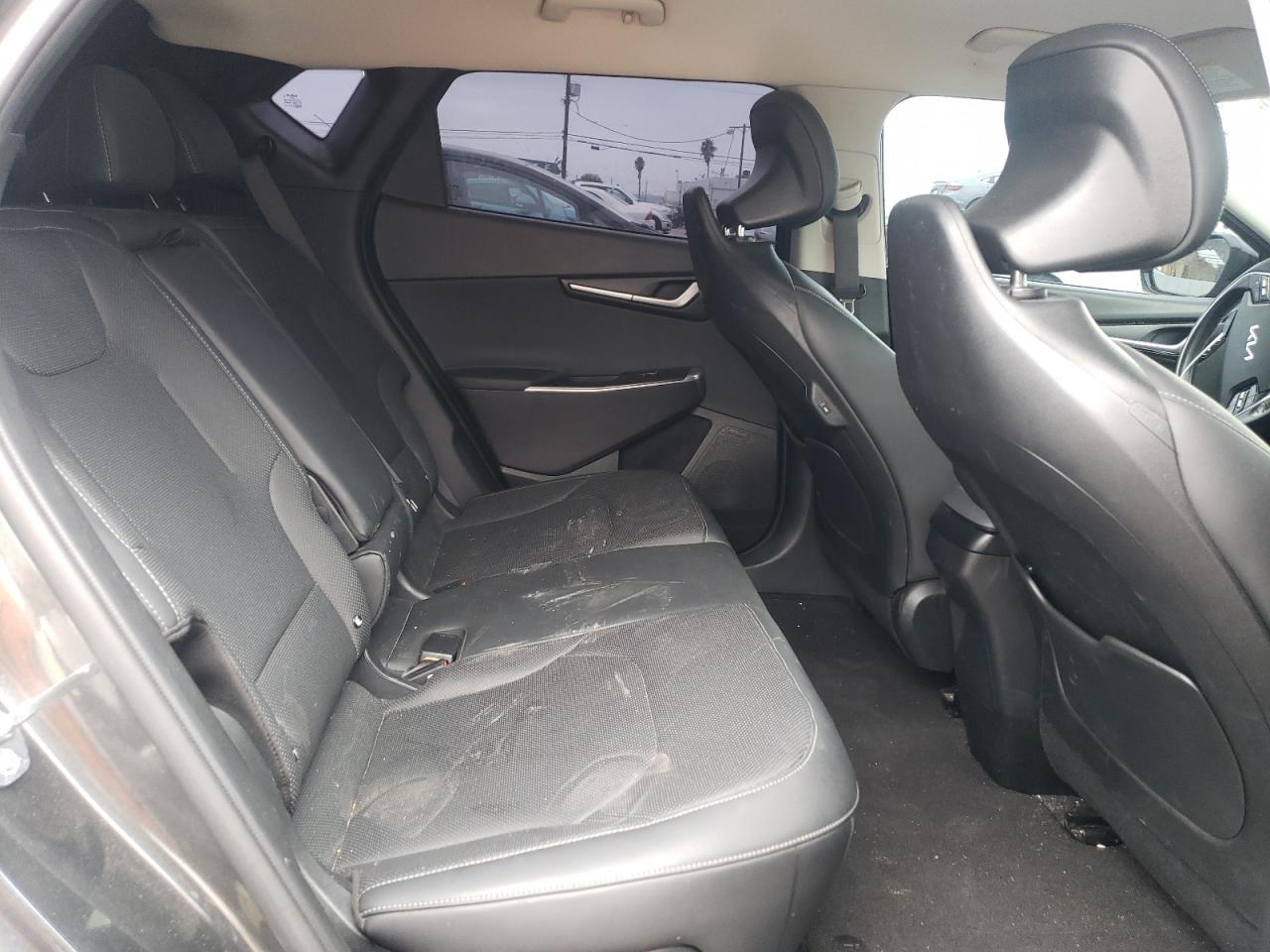 2023 KIA EV6 LIGHT VIN:KNDC34LA1P5105370